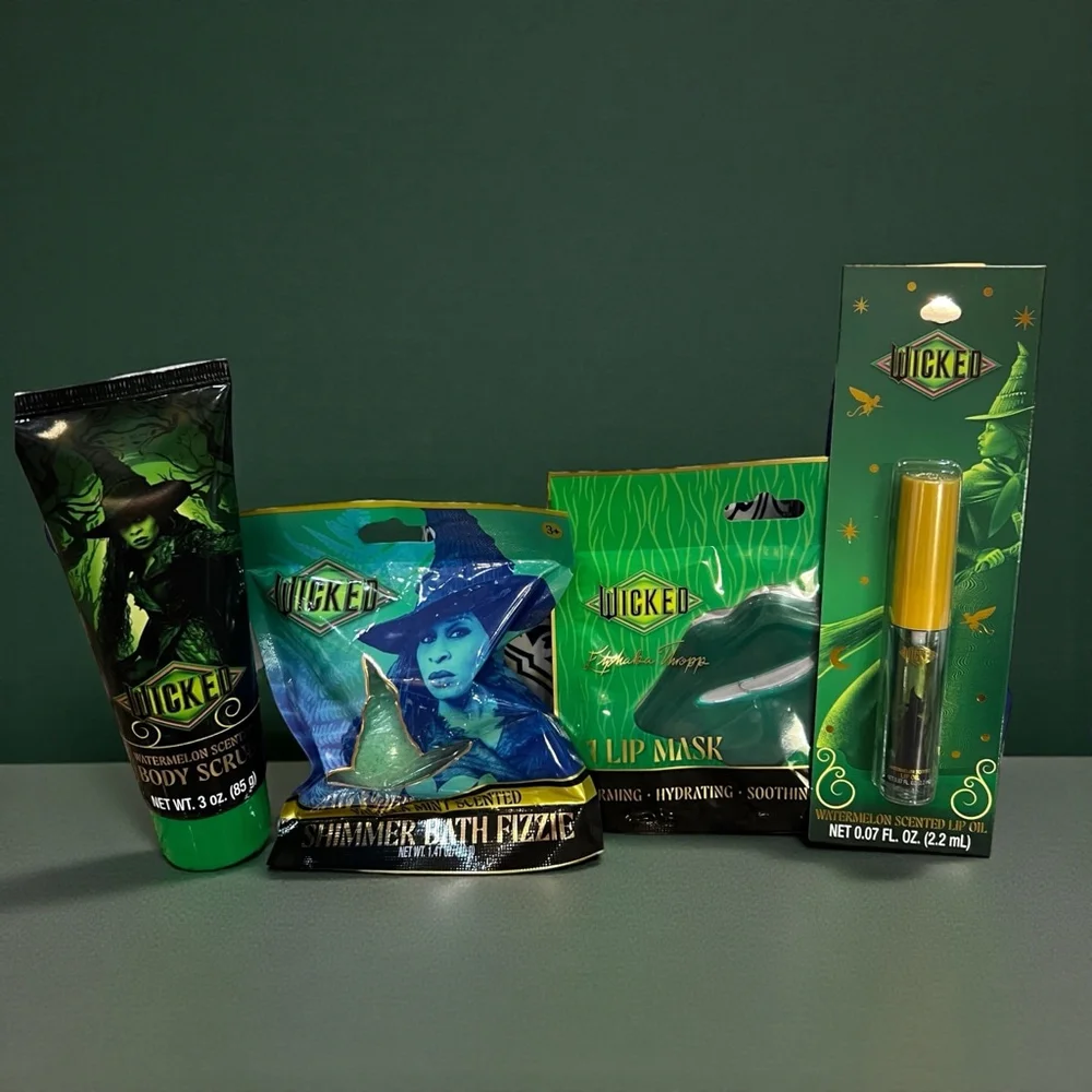 Wicked Elphaba Beauty Gift Set Body Scrub Lip Oil Lip Mask Bath Fizzie